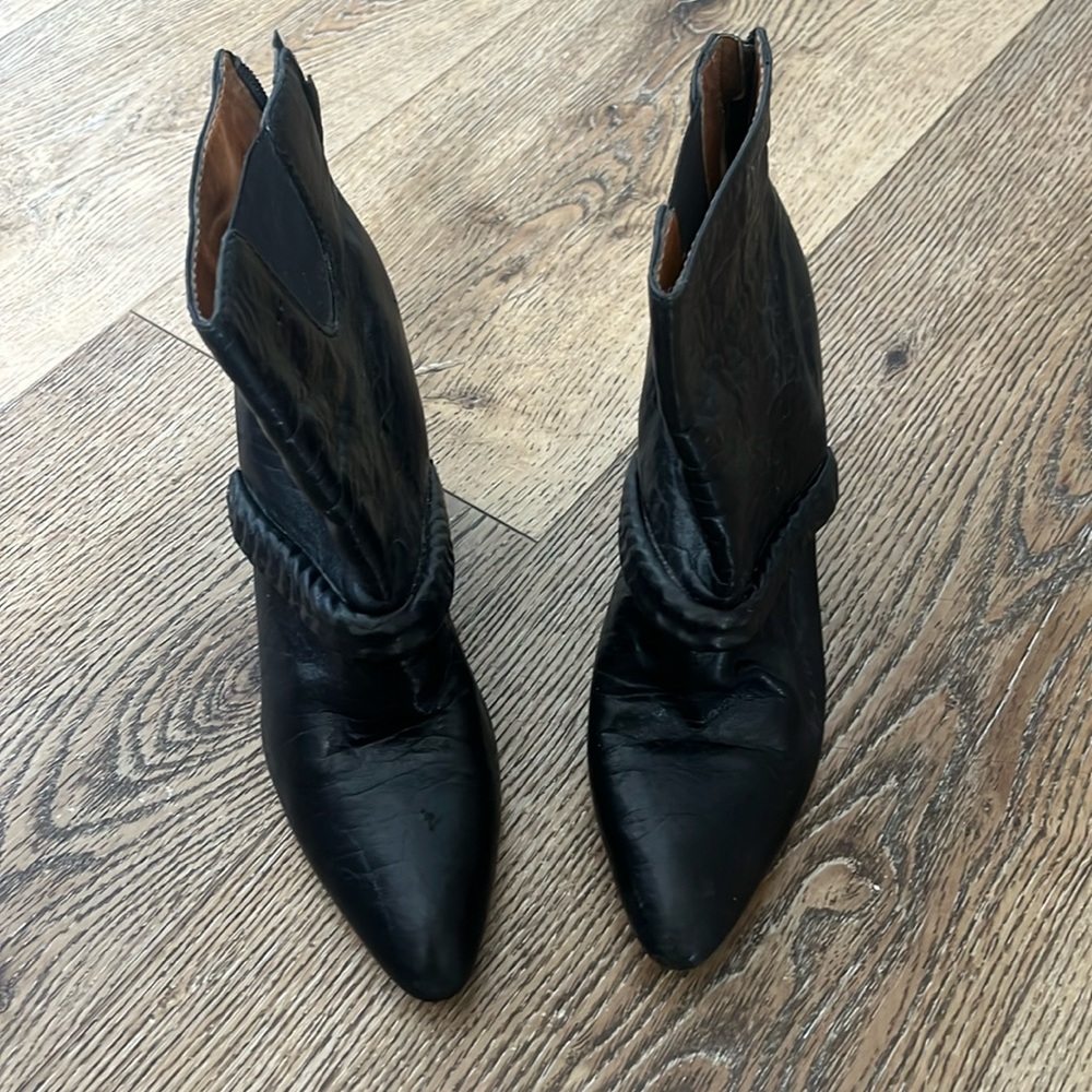 Givenchy Wedge Boot w/chain 39